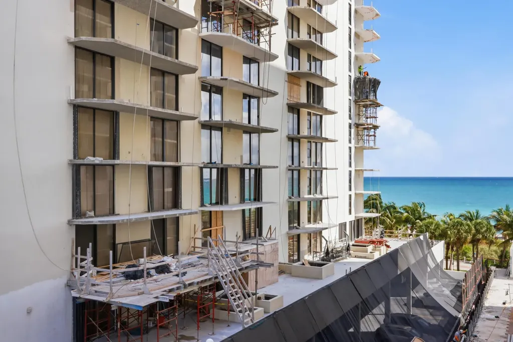 6039 Collins Avenue Miami Beach FL 33140