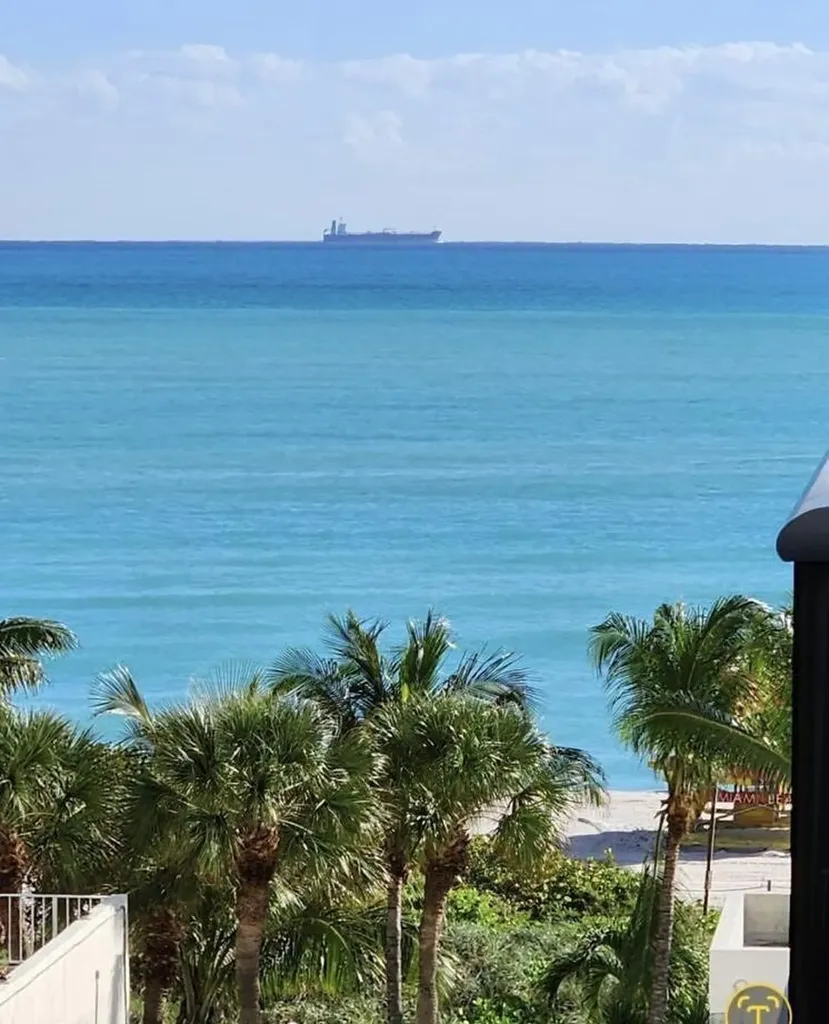 6039 Collins Avenue Miami Beach FL 33140