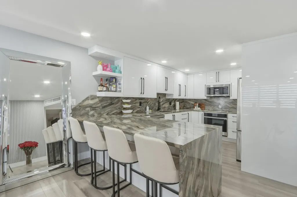 6039 Collins Avenue Miami Beach FL 33140