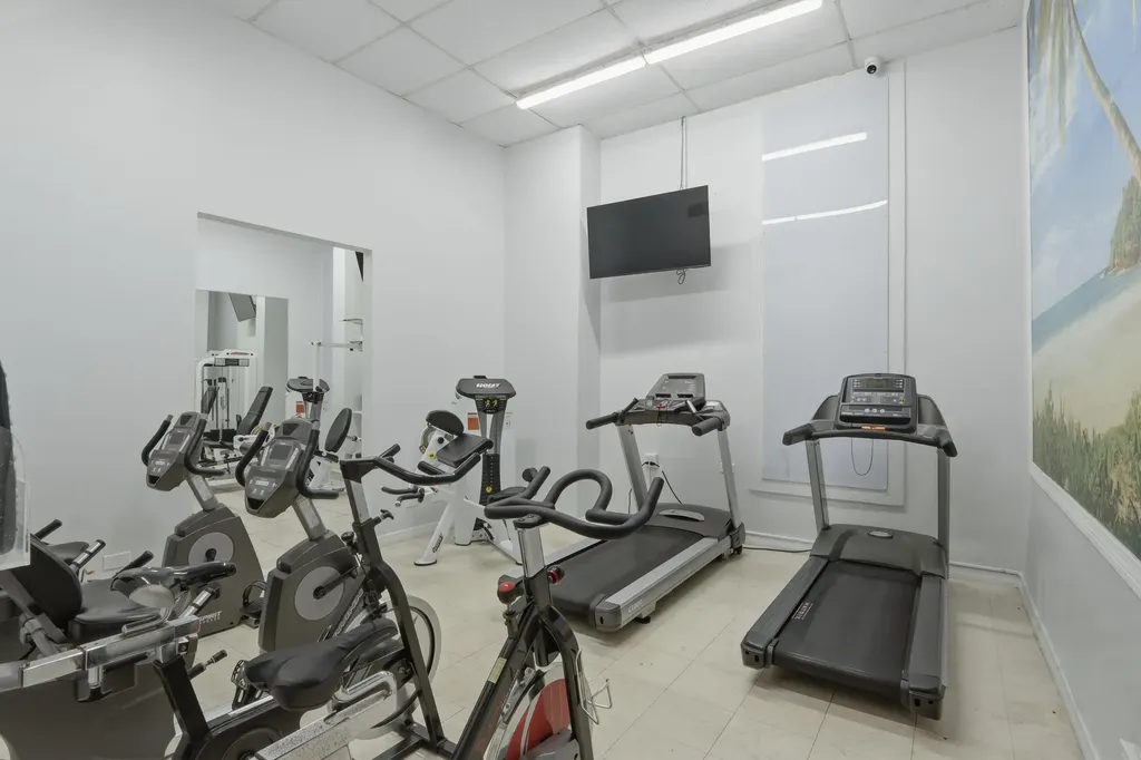 6039 Collins Avenue Miami Beach FL 33140