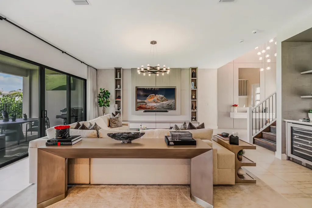 8283 Royal County Down Road Boca Raton FL 33434