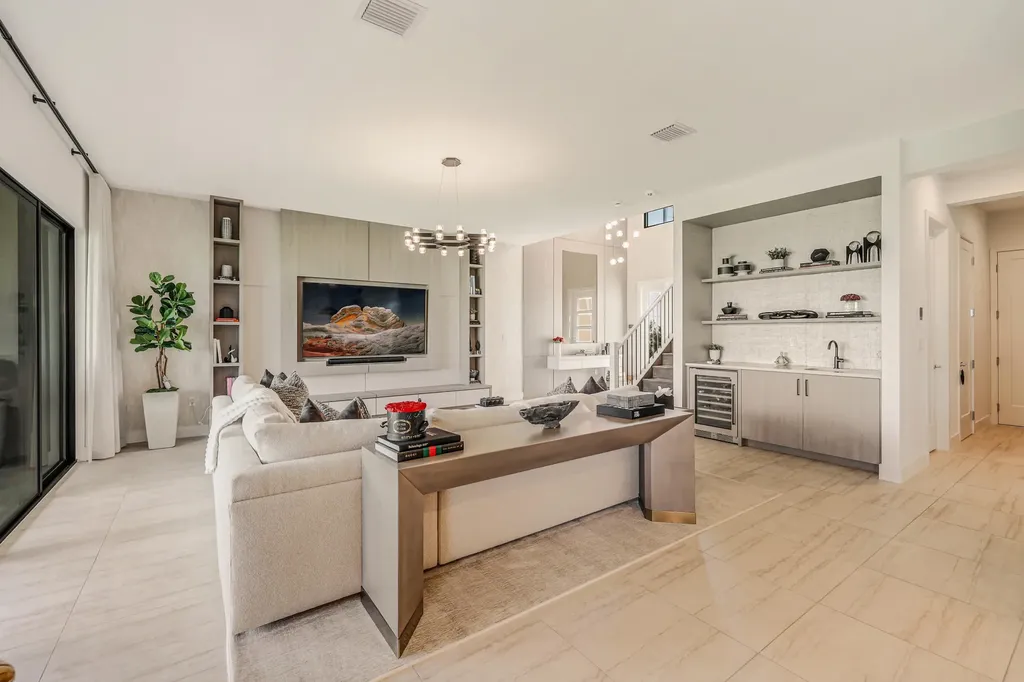 8283 Royal County Down Road Boca Raton FL 33434