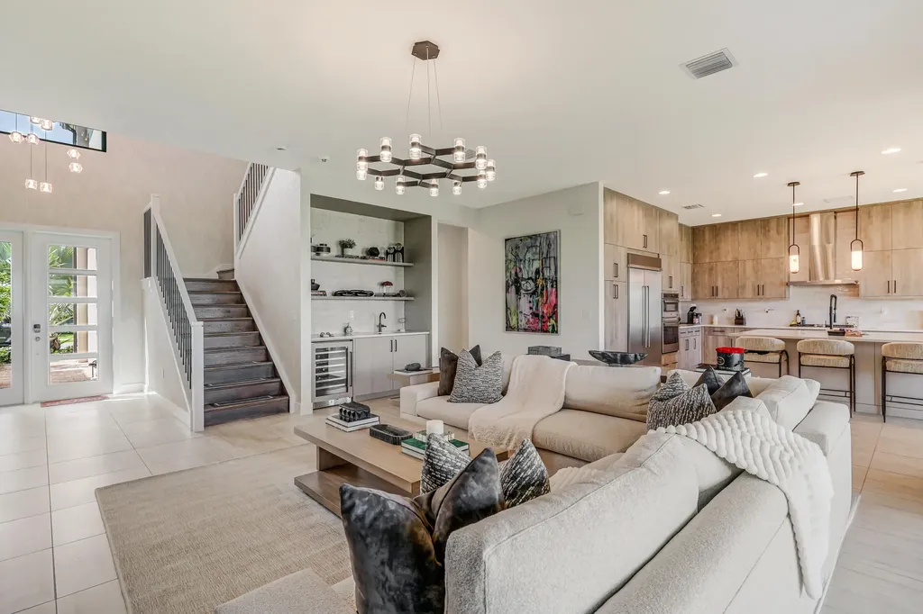 8283 Royal County Down Road Boca Raton FL 33434