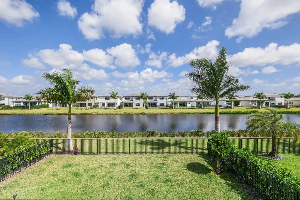 8283 Royal County Down Road Boca Raton FL 33434