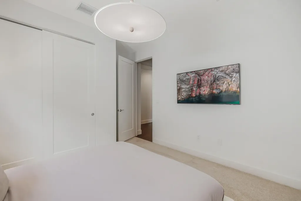 8283 Royal County Down Road Boca Raton FL 33434