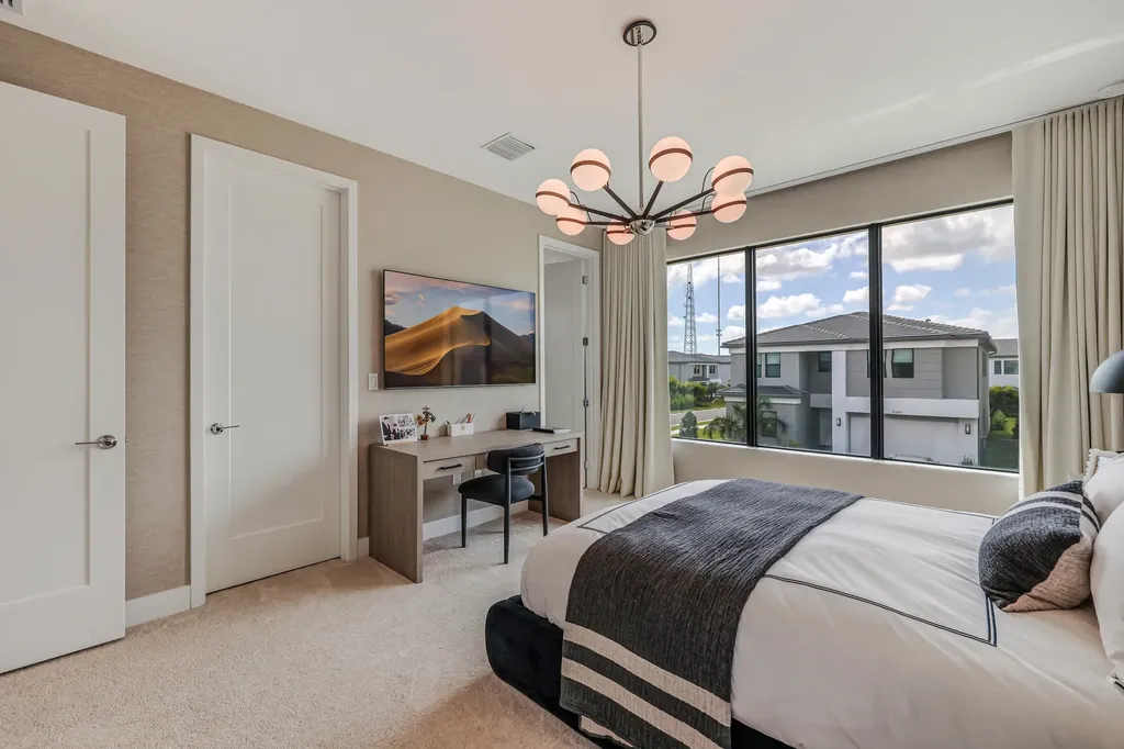 8283 Royal County Down Road Boca Raton FL 33434