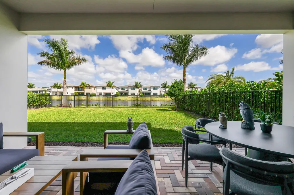 8283 Royal County Down Road Boca Raton FL 33434
