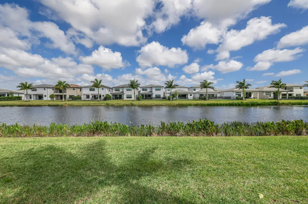 8283 Royal County Down Road Boca Raton FL 33434