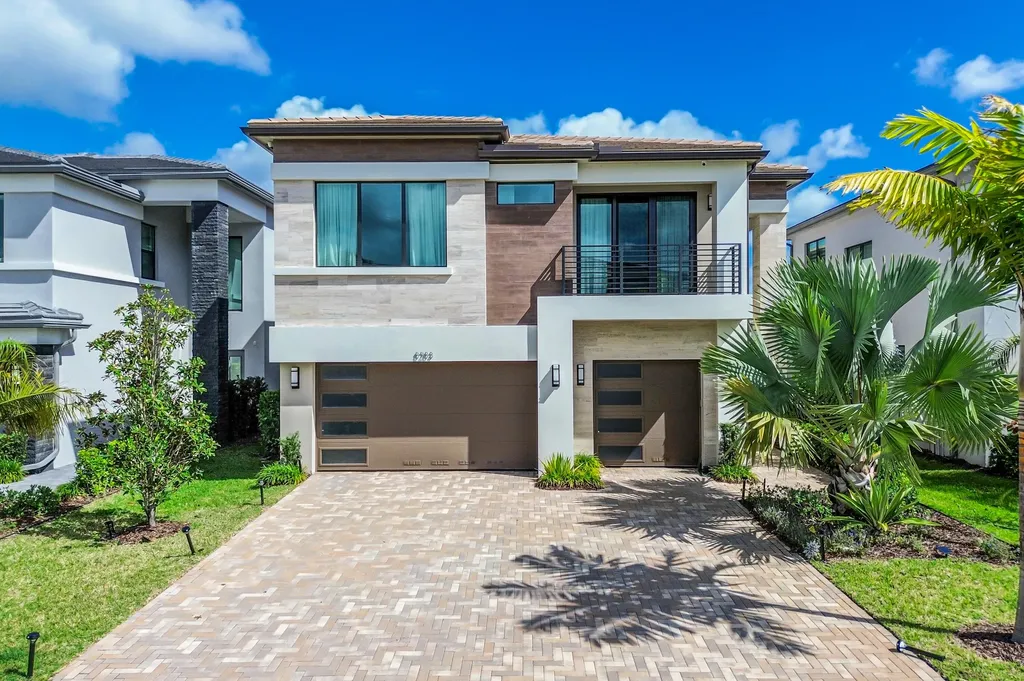 8283 Royal County Down Road Boca Raton FL 33434