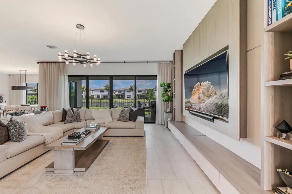 8283 Royal County Down Road Boca Raton FL 33434