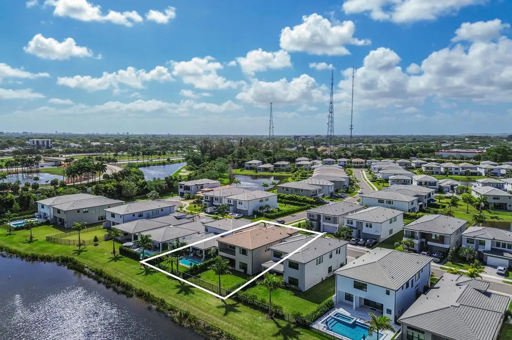 8283 Royal County Down Road Boca Raton FL 33434