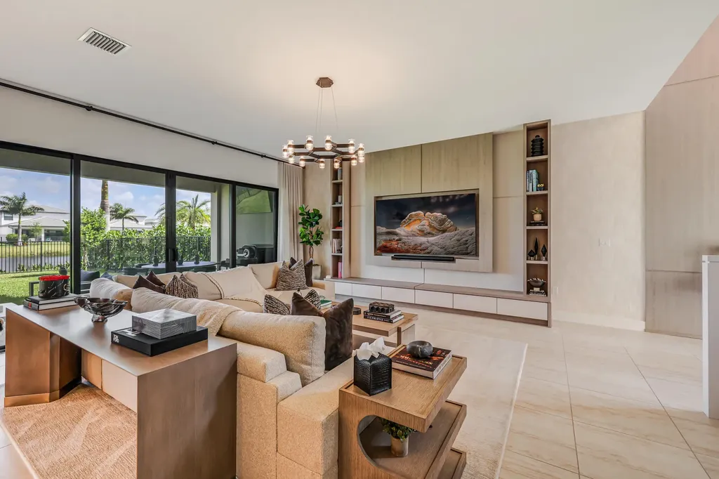 8283 Royal County Down Road Boca Raton FL 33434