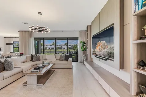 8283 Royal County Down Road Boca Raton FL 33434