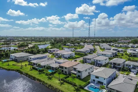 8283 Royal County Down Road Boca Raton FL 33434