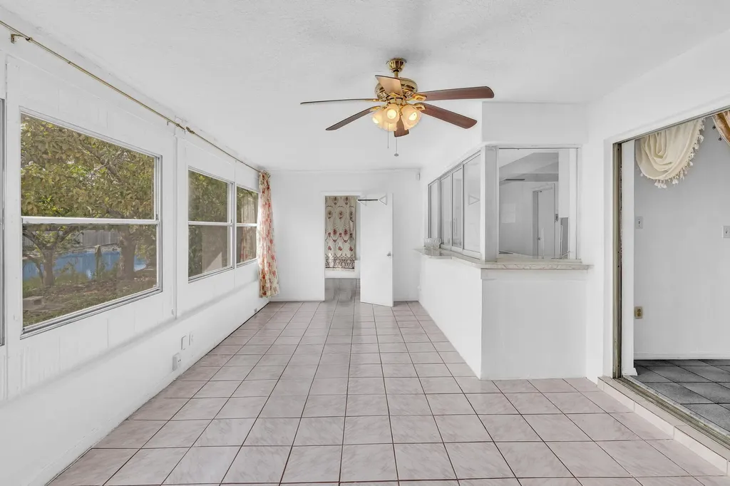 2445 NW 72nd Avenue Sunrise FL 33313