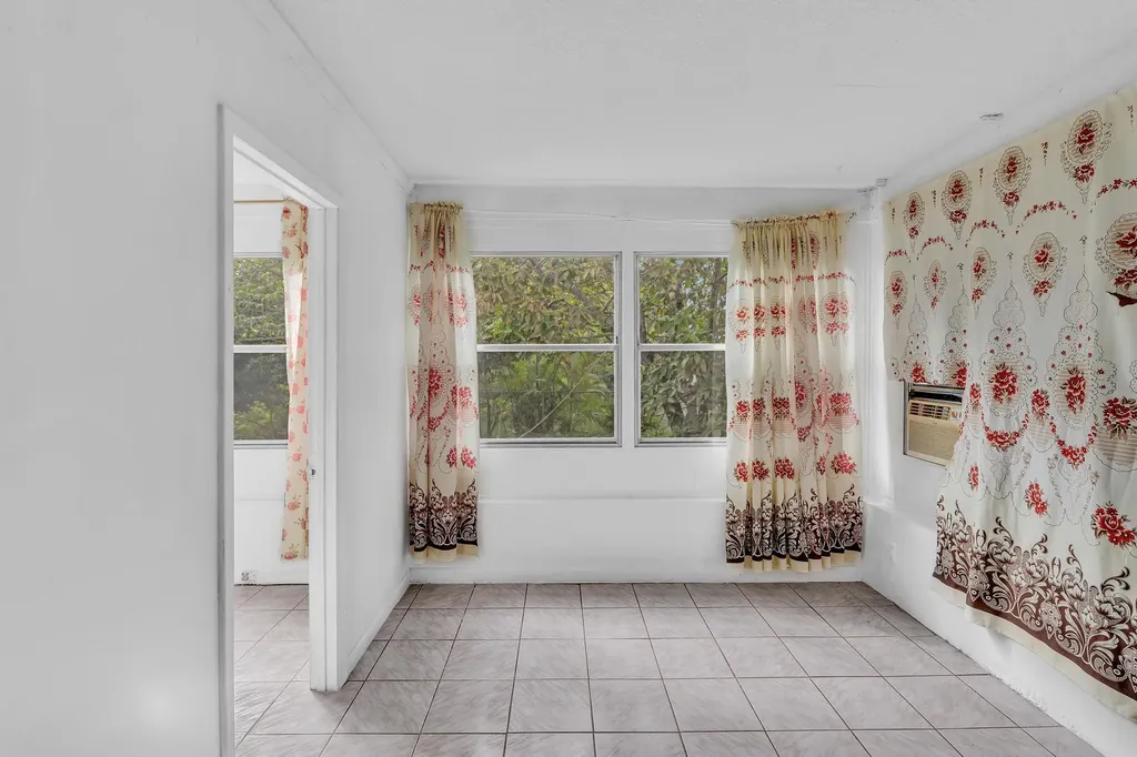 2445 NW 72nd Avenue Sunrise FL 33313
