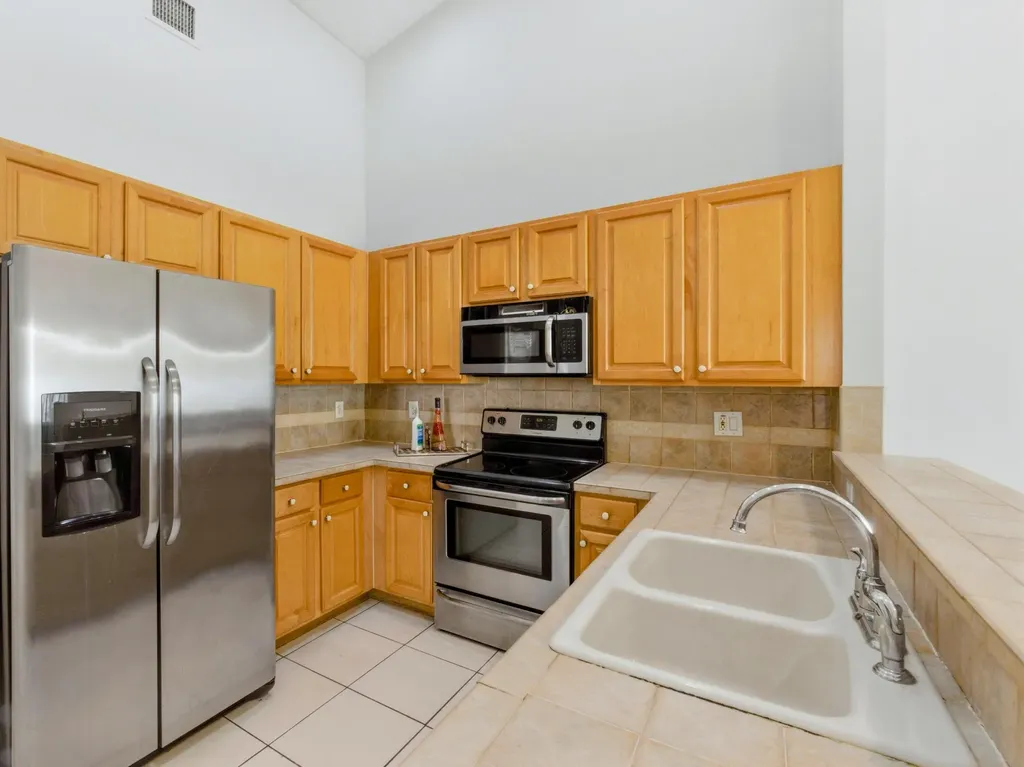 2568 N Coral Trace Circle N Delray Beach FL 33445