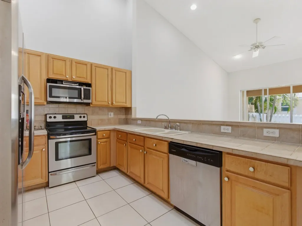 2568 N Coral Trace Circle N Delray Beach FL 33445