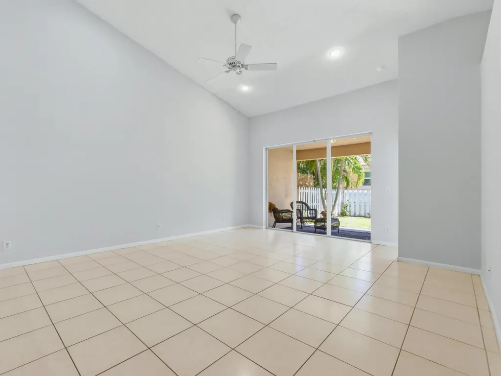 2568 N Coral Trace Circle N Delray Beach FL 33445