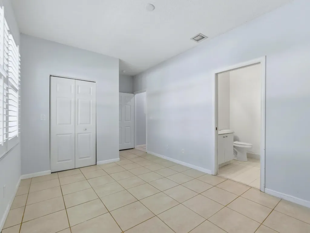 2568 N Coral Trace Circle N Delray Beach FL 33445
