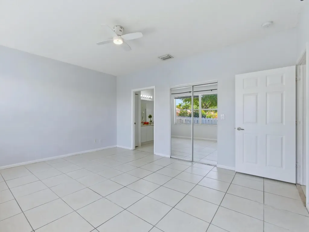 2568 N Coral Trace Circle N Delray Beach FL 33445
