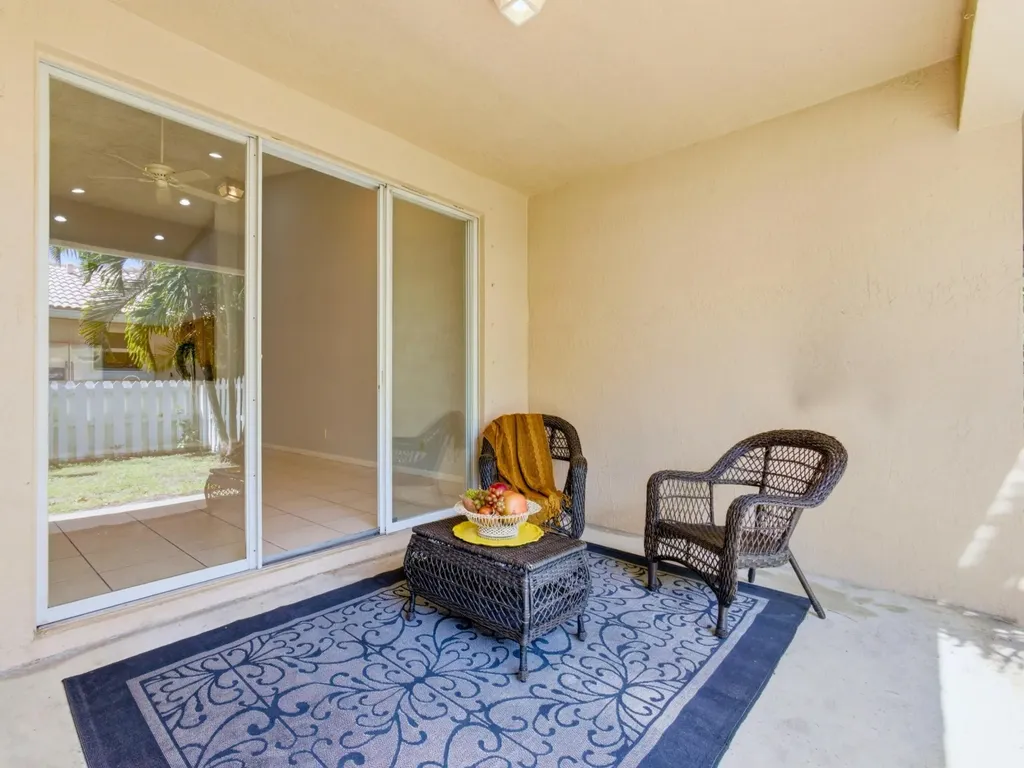2568 N Coral Trace Circle N Delray Beach FL 33445