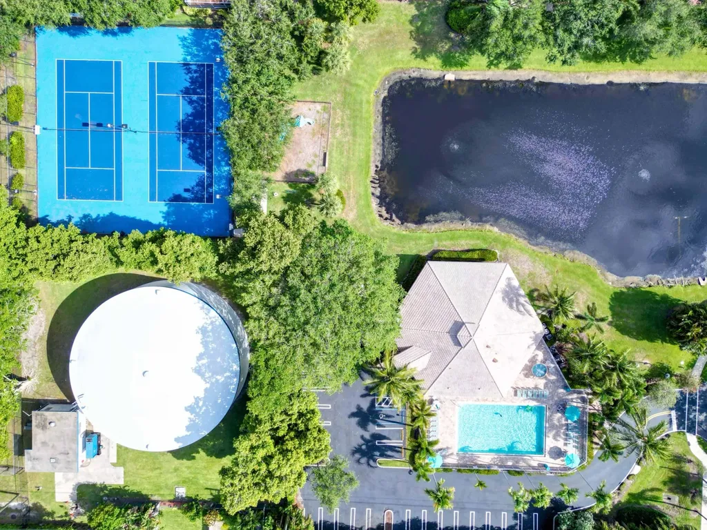 2568 N Coral Trace Circle N Delray Beach FL 33445