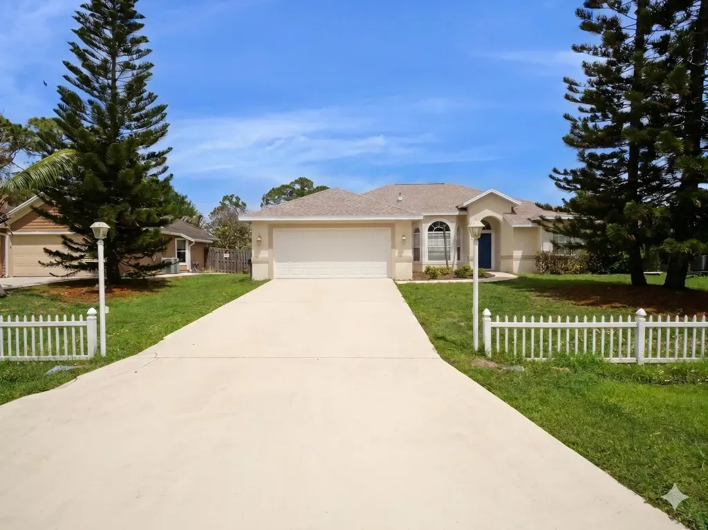 1881 SW Buttercup Avenue Port St Lucie FL 34953