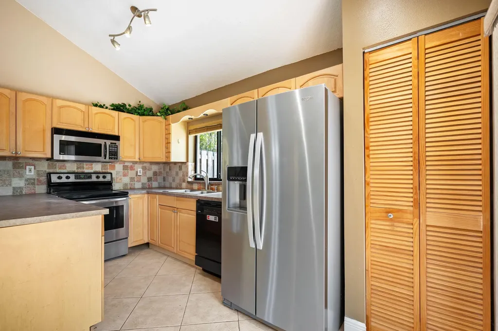 620 Commodore Drive Plantation FL 33325