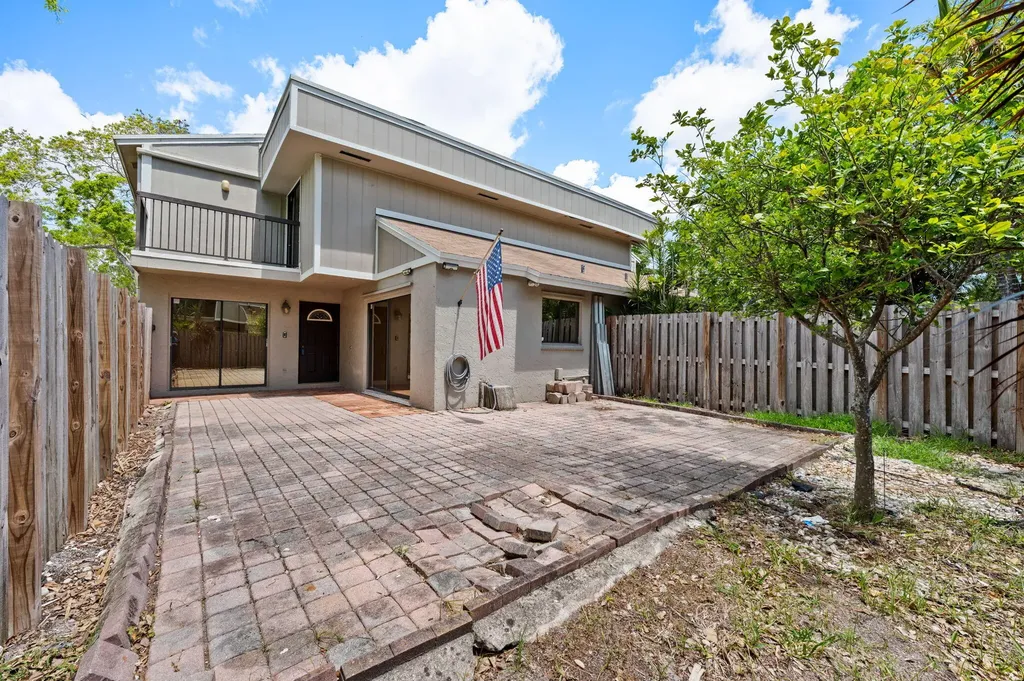 620 Commodore Drive Plantation FL 33325