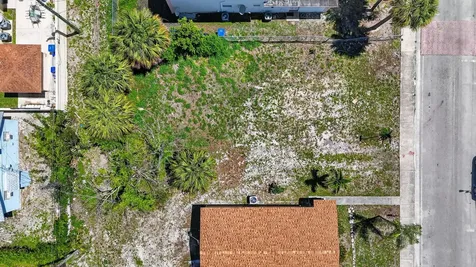 1204 W 35th Street Riviera Beach FL 33404