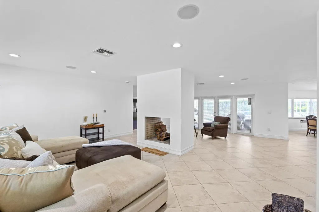 7447 NW 82nd Terrace Parkland FL 33067