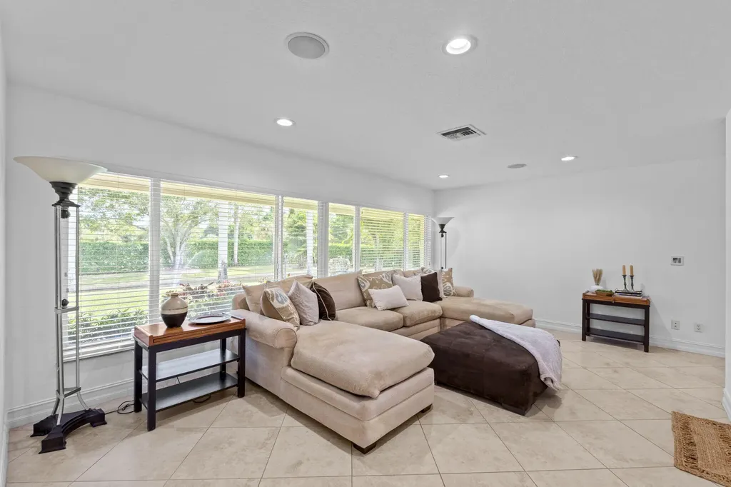 7447 NW 82nd Terrace Parkland FL 33067