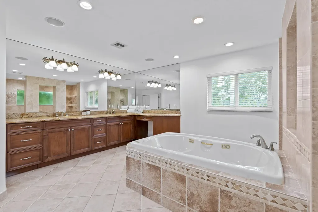 7447 NW 82nd Terrace Parkland FL 33067