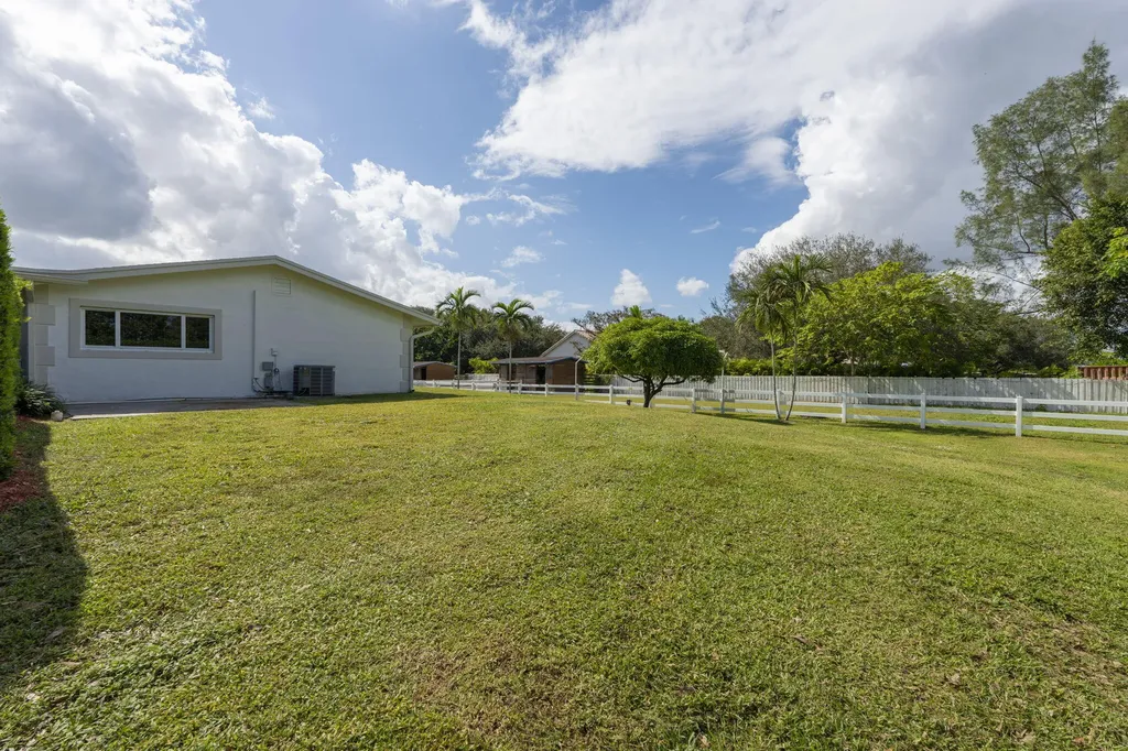 7447 NW 82nd Terrace Parkland FL 33067