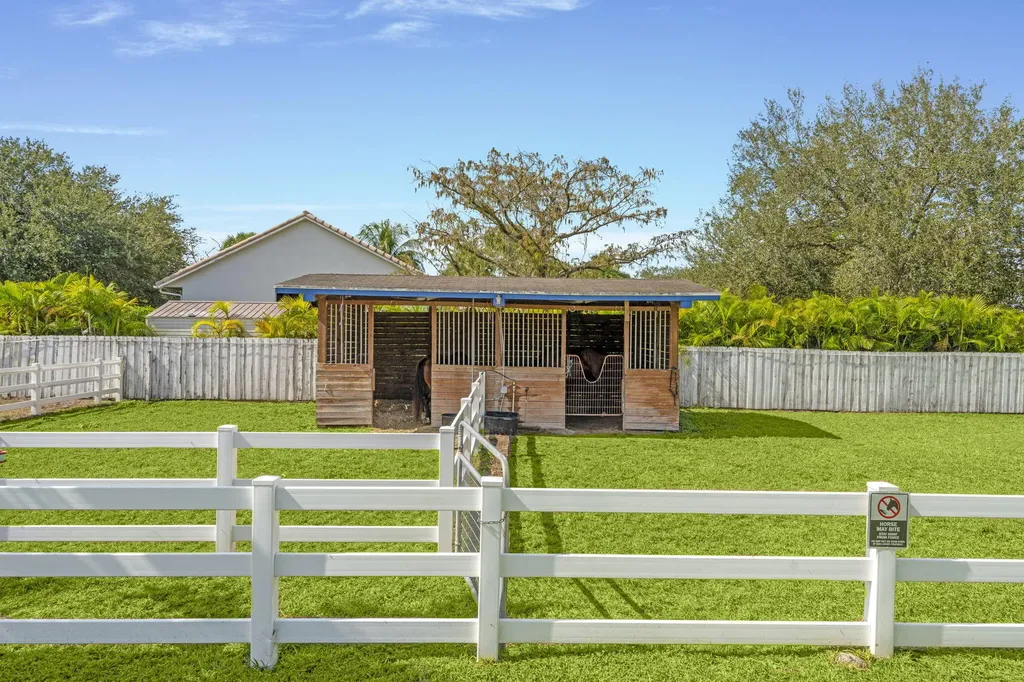 7447 NW 82nd Terrace Parkland FL 33067