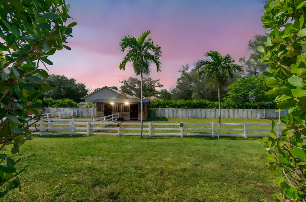 7447 NW 82nd Terrace Parkland FL 33067