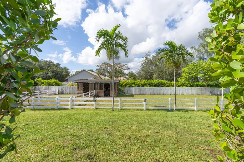 7447 NW 82nd Terrace Parkland FL 33067