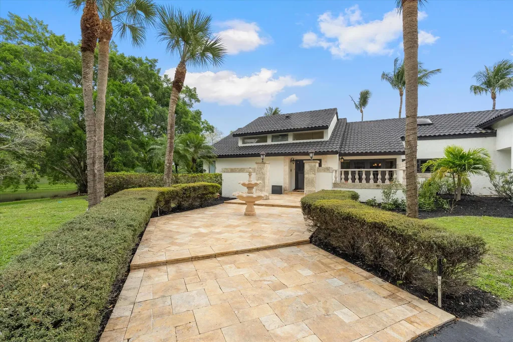 10076 El Caballo Court Delray Beach FL 33446