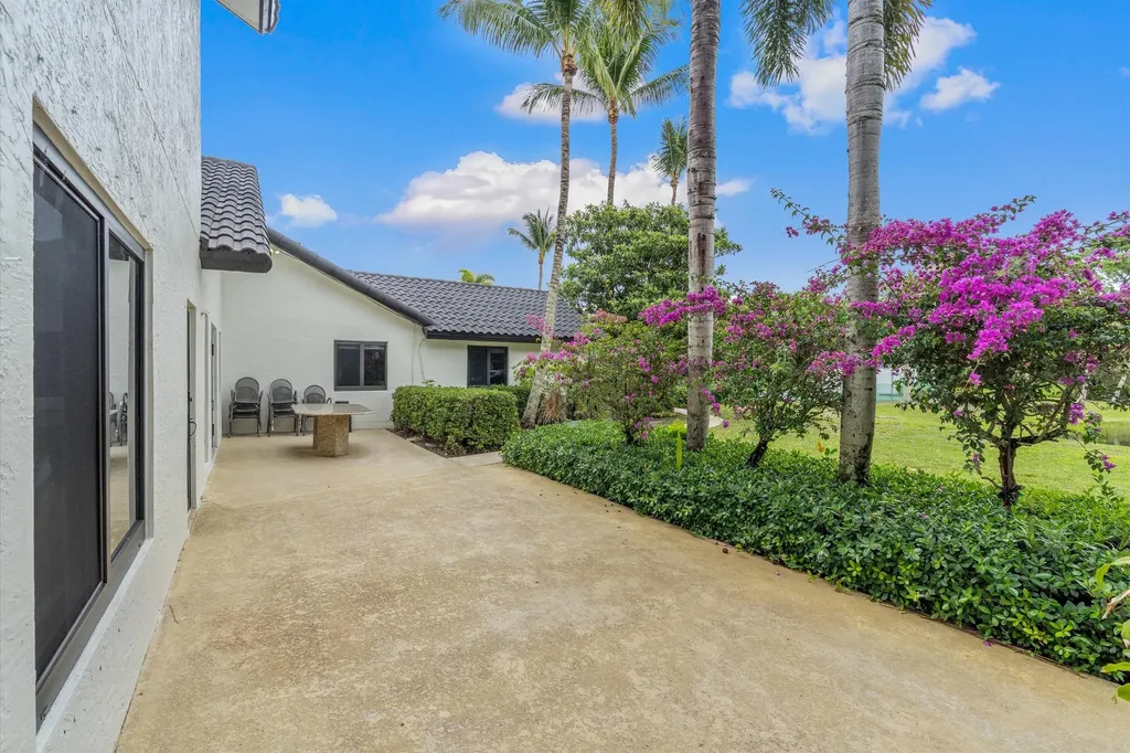 10076 El Caballo Court Delray Beach FL 33446