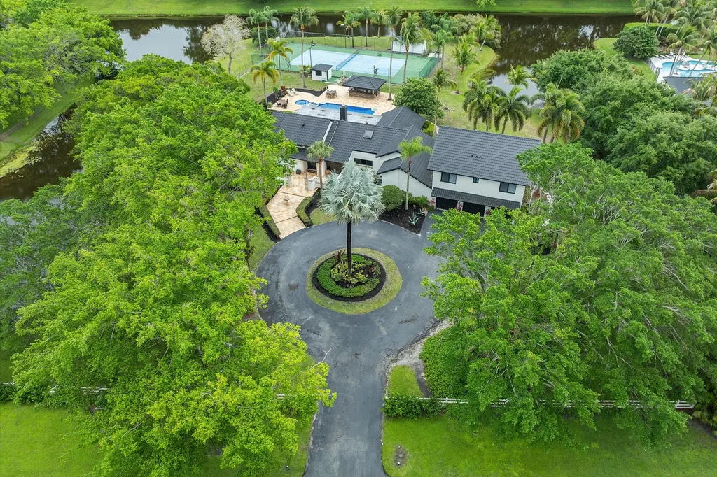 10076 El Caballo Court Delray Beach FL 33446