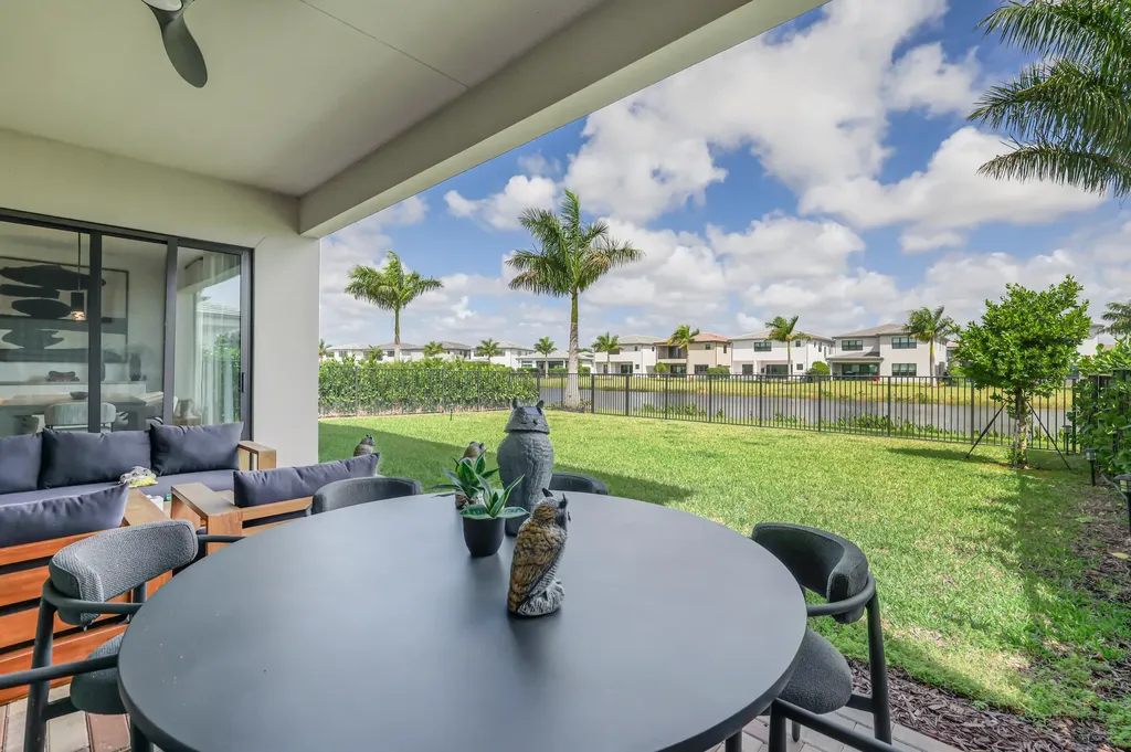 8283 Royal County Down Road Boca Raton FL 33434