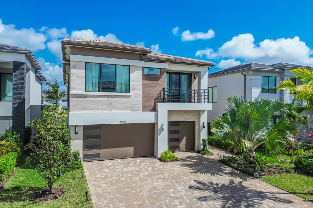 8283 Royal County Down Road Boca Raton FL 33434