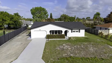 2538 SE Price Court Port St Lucie FL 34984