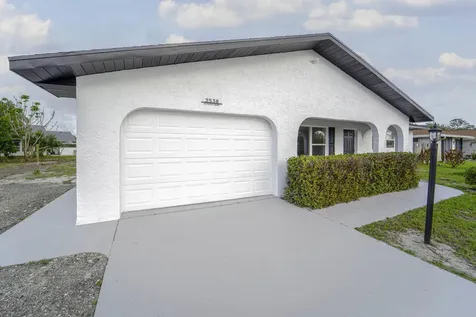 2538 SE Price Court Port St Lucie FL 34984