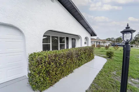 2538 SE Price Court Port St Lucie FL 34984