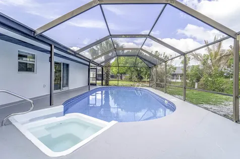 2538 SE Price Court Port St Lucie FL 34984