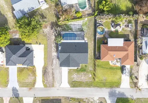 2538 SE Price Court Port St Lucie FL 34984
