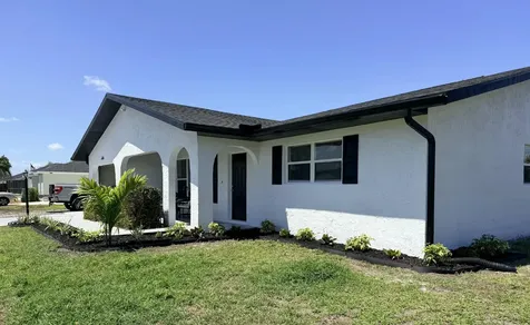 2538 SE Price Court Port St Lucie FL 34984