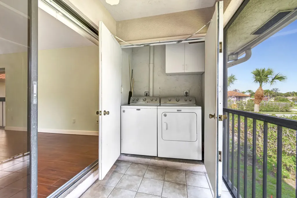 351 Club Circle Boca Raton FL 33487